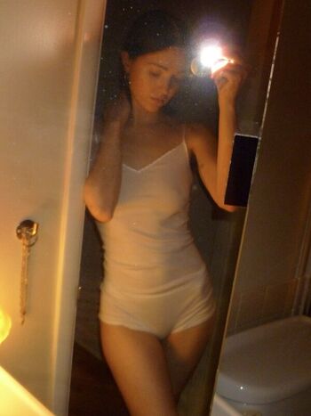 Full leaked Zoeplzshutup private onlyfans photo