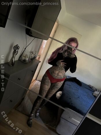 Full leaked Zombieprinzessin private onlyfans photo
